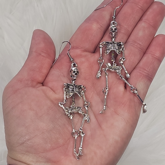 NIP Halloween Themed Silver Color Skeleton Dangle Earrings - Picture 2 of 13